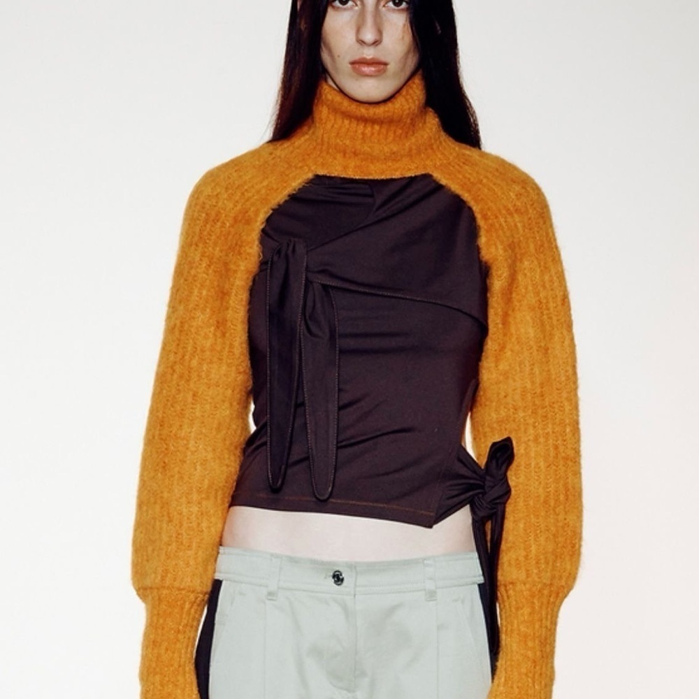 OPEN YY Orange Cropped Turtleneck Sgrug Size S NWT
